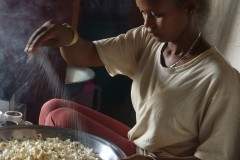 ESNAULT_Joël_Sucrage_de_pop-corns_(Ethiopie)_2019-03-04_JE232_(1x1++)_RVB